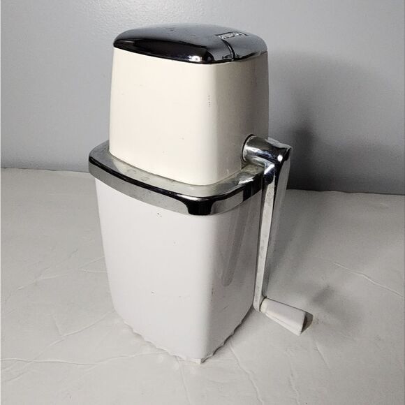 Swing Away Manual Vacuum Table Hand Crank Ice Crusher Grinder White Vintage - Picture 1 of 6